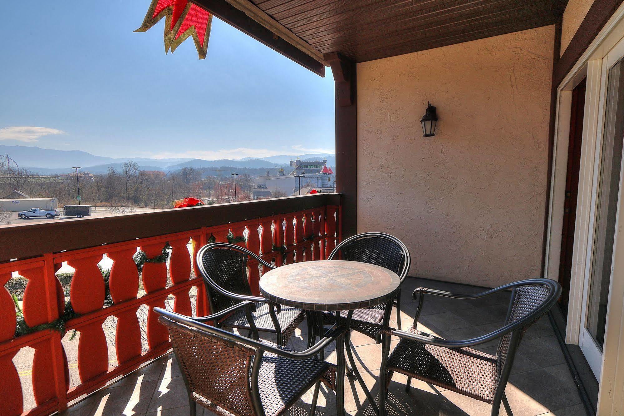 The Inn At Christmas Place Pigeon Forge Exterior photo