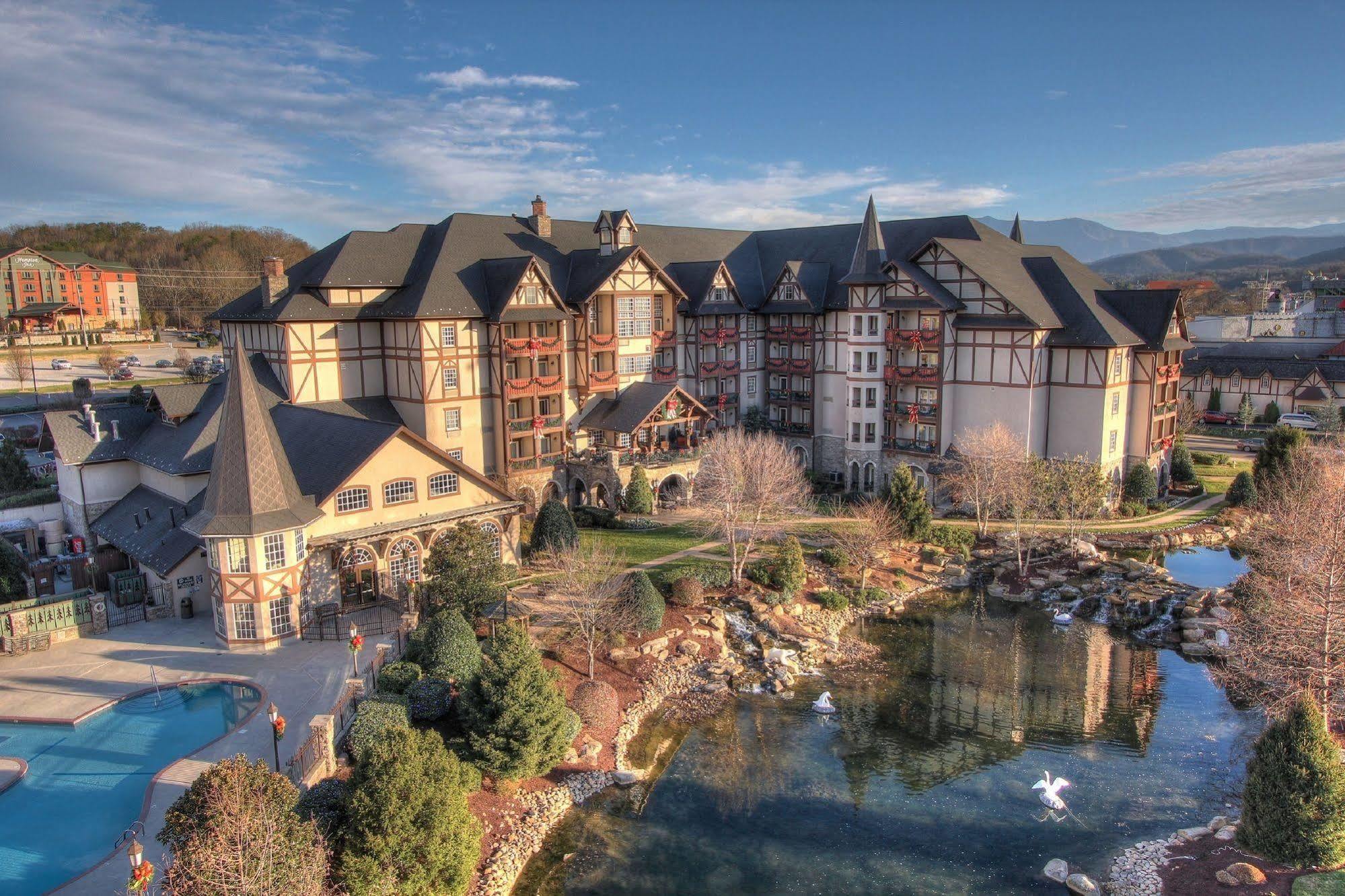 The Inn At Christmas Place Pigeon Forge Exterior photo